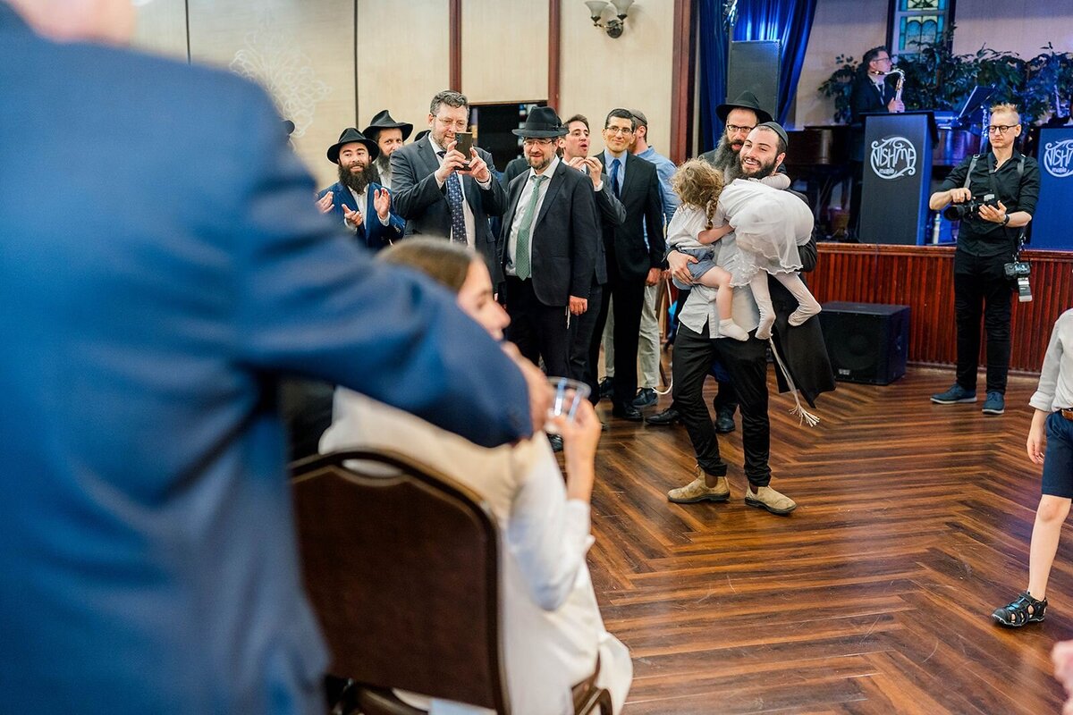 Eliana-Melmed-Photography-Chicago-LosAngeles-Jewish-WeddingPhotographer-CarmiKalman-Shtick-00018
