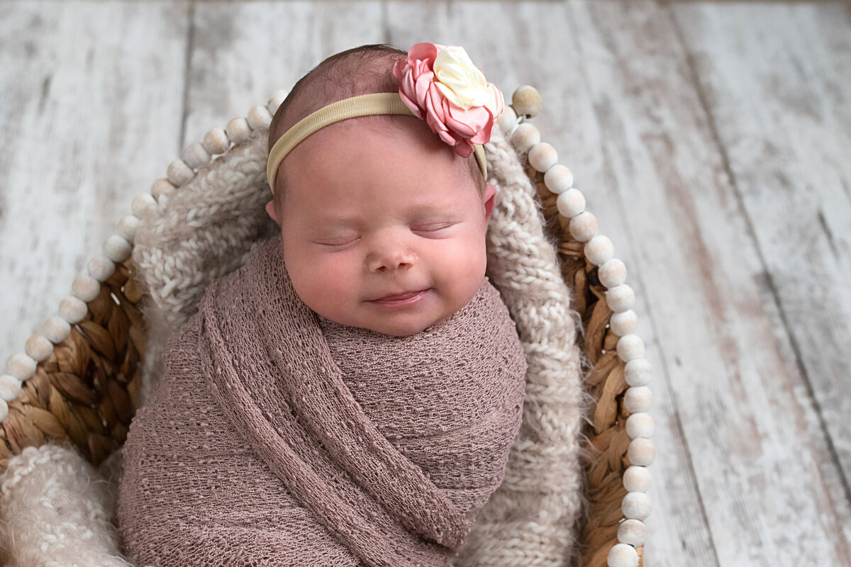 newborn-photography-smilng-baby-girl-cuyahoga-falls-photographer