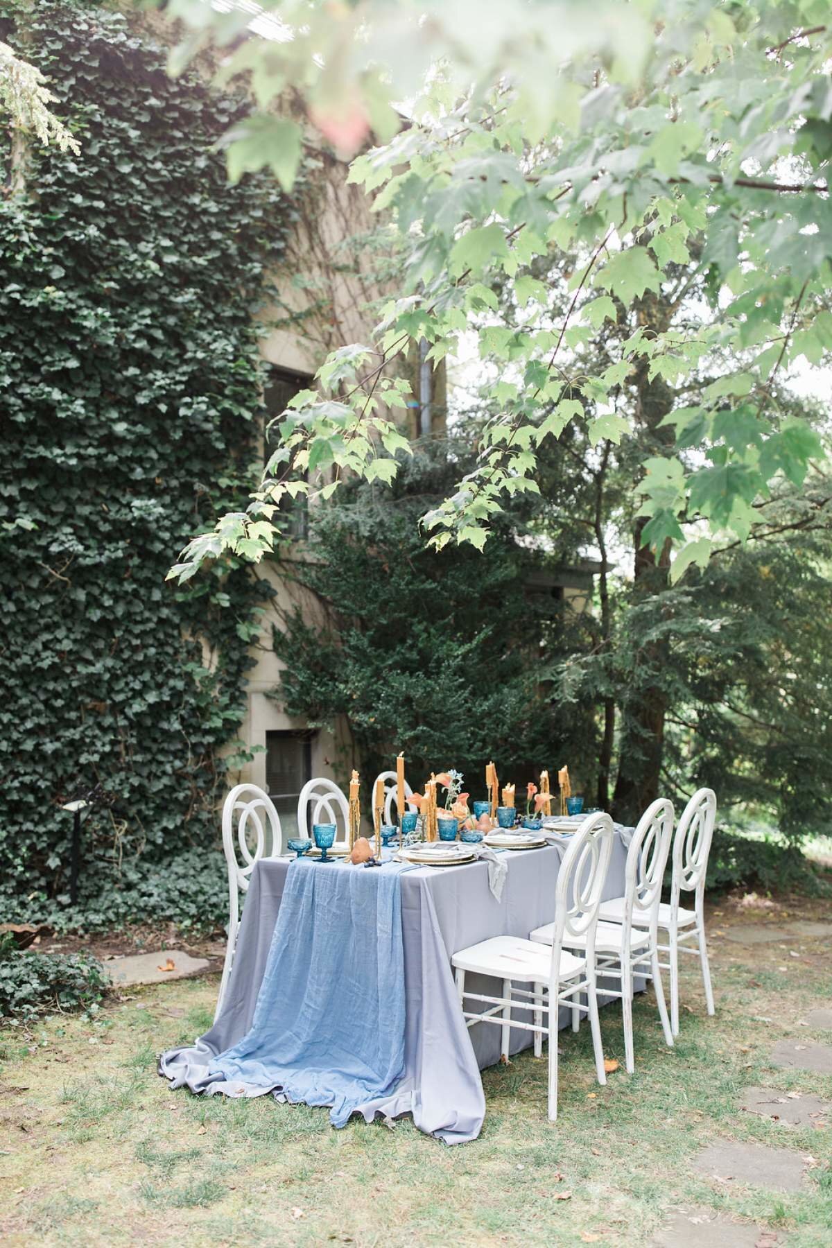 dusty-blue-and-rust-wedding-table