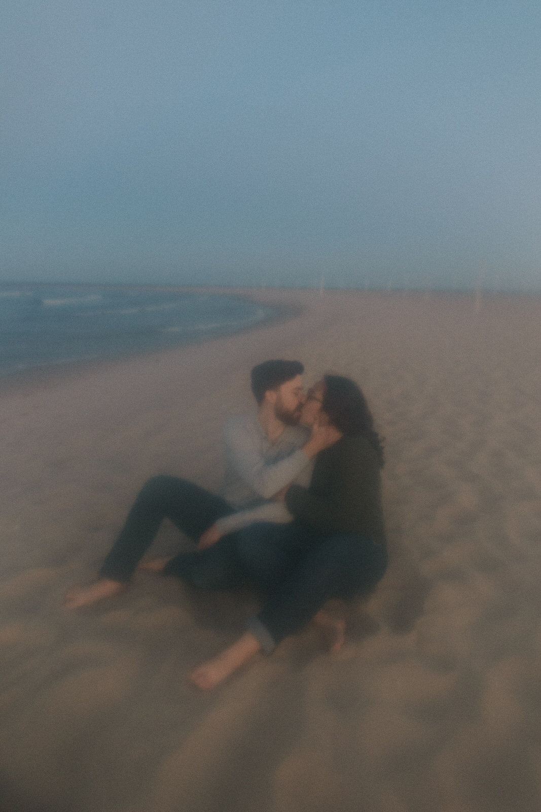 engaged-chicago-north-avenue-beach-city-session-love-untraditional-rachael-marie-illinois-43