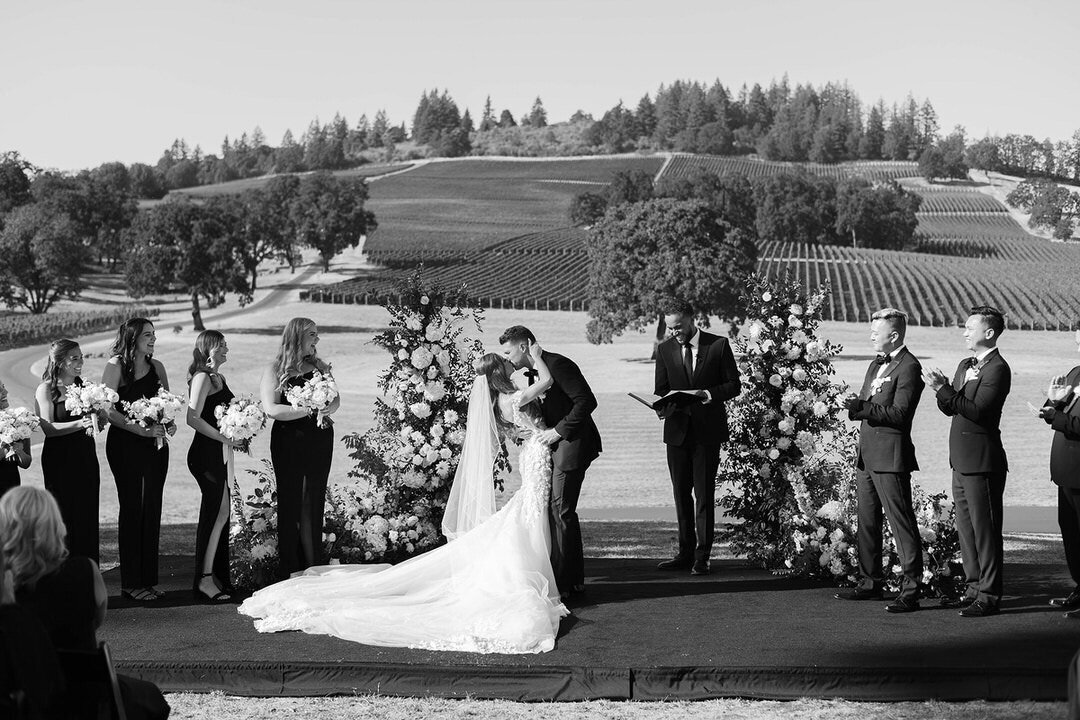 Oregon Vineyard Wedding Oregon Wedding Photographer Megan Kay Photography -42