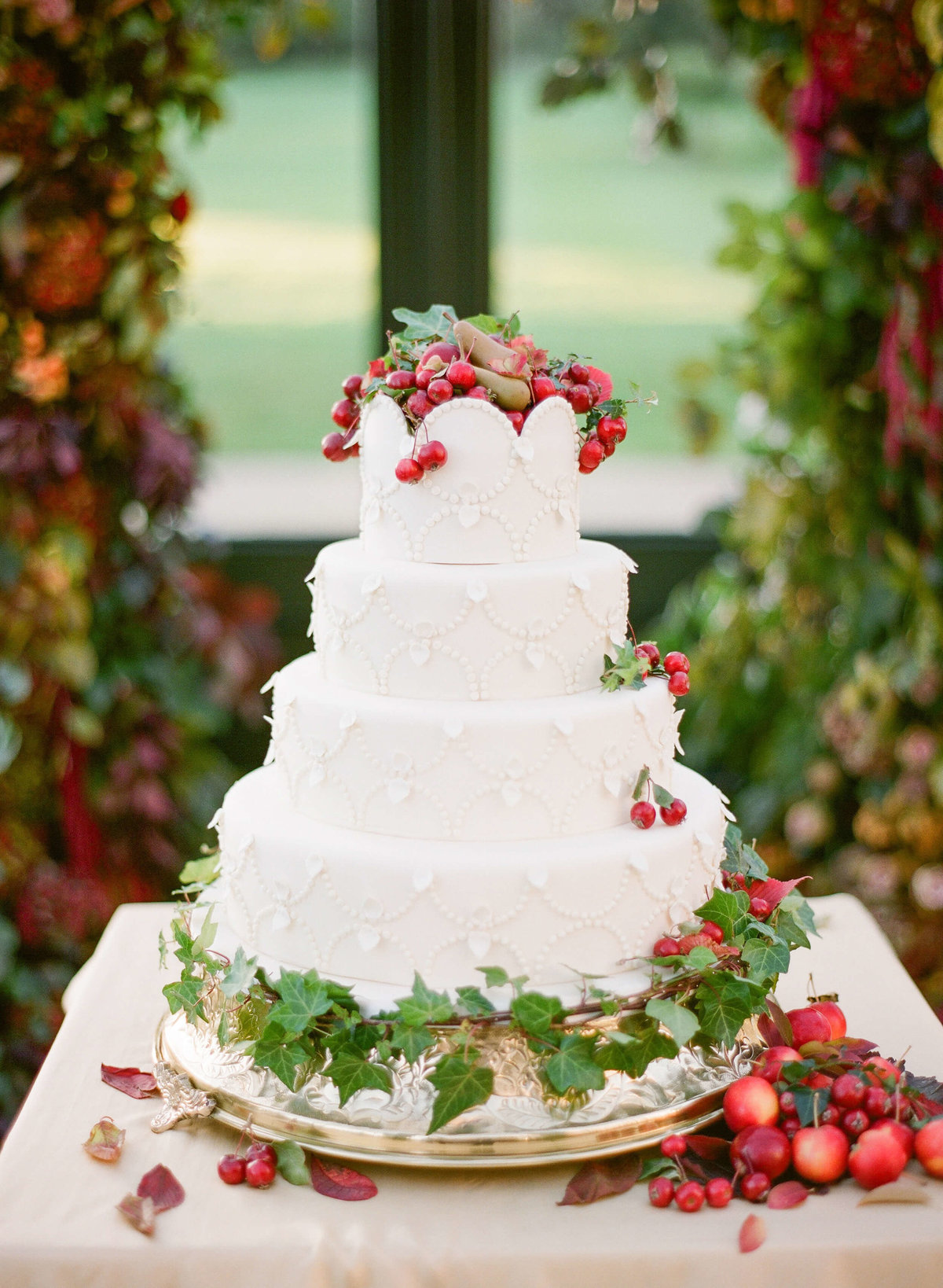 74-KTMerry-wedding-cake-strawberries-Ballyfin-catering