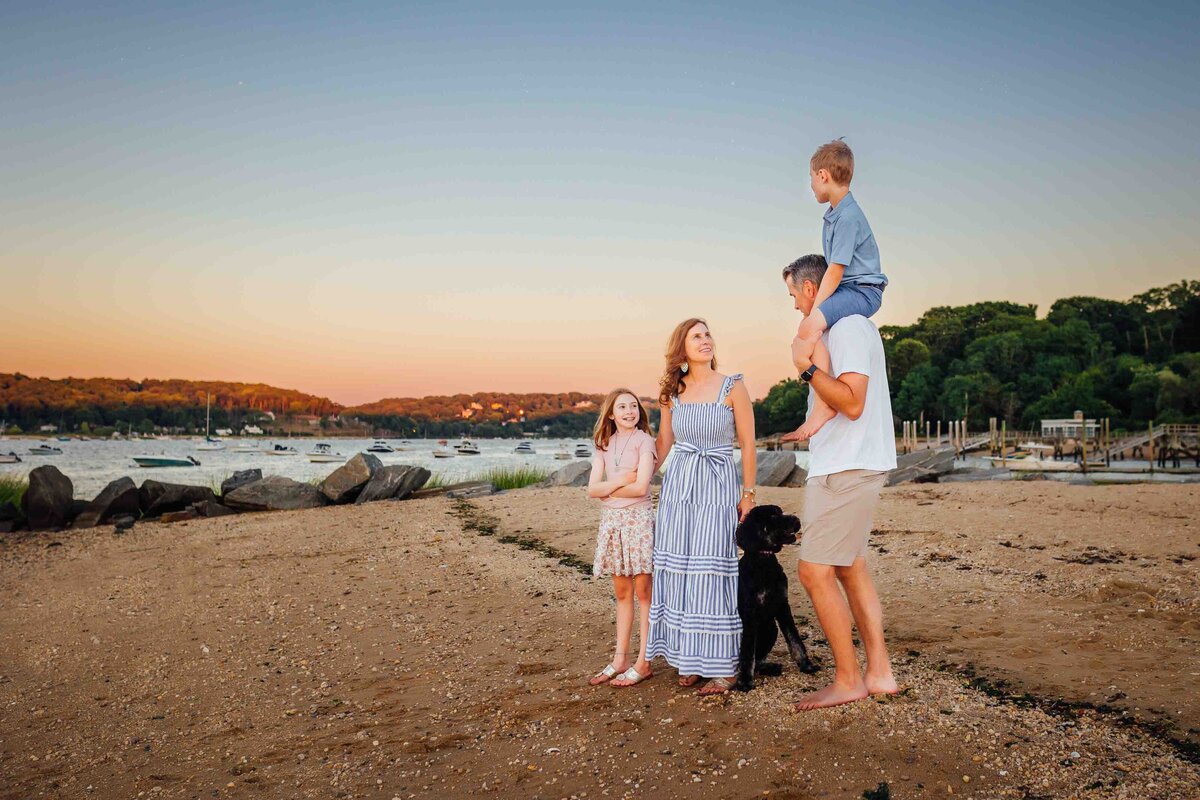 family on beach laurel hollow photographer