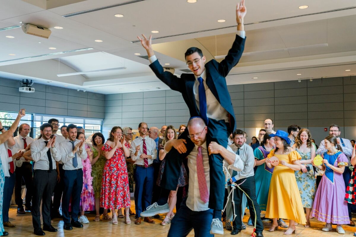 Eliana-Melmed-Photography-Chicago-LosAngeles-Jewish-WeddingPhotography-ShulaNoah-Shtick-00073