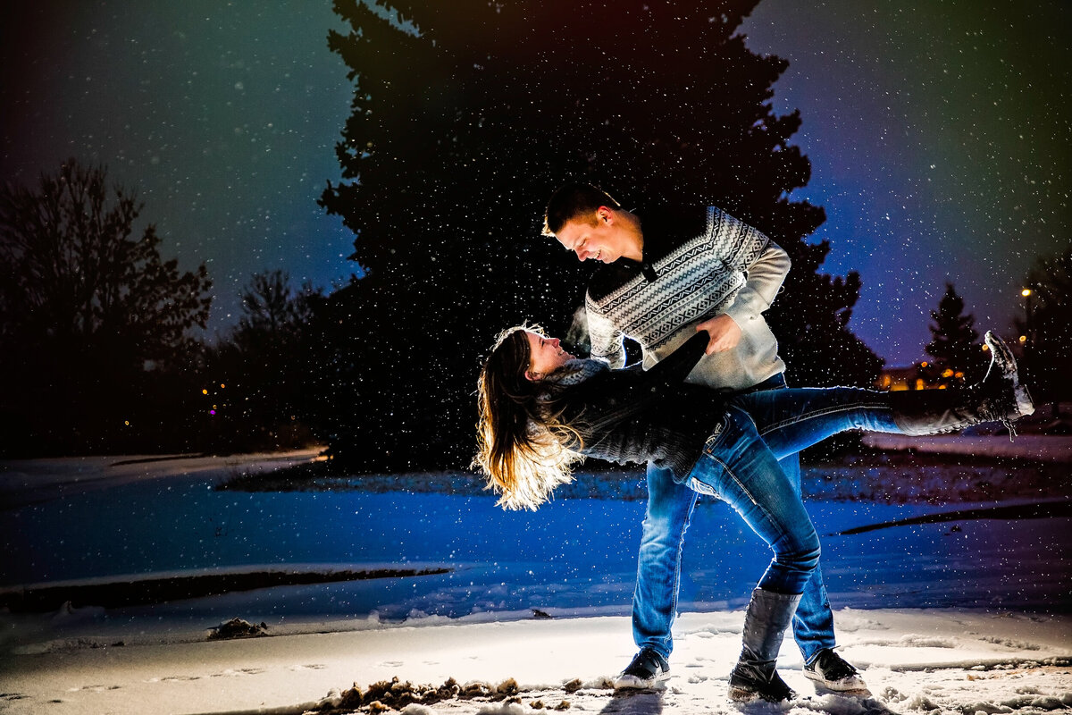 Snowy Engagement Picture