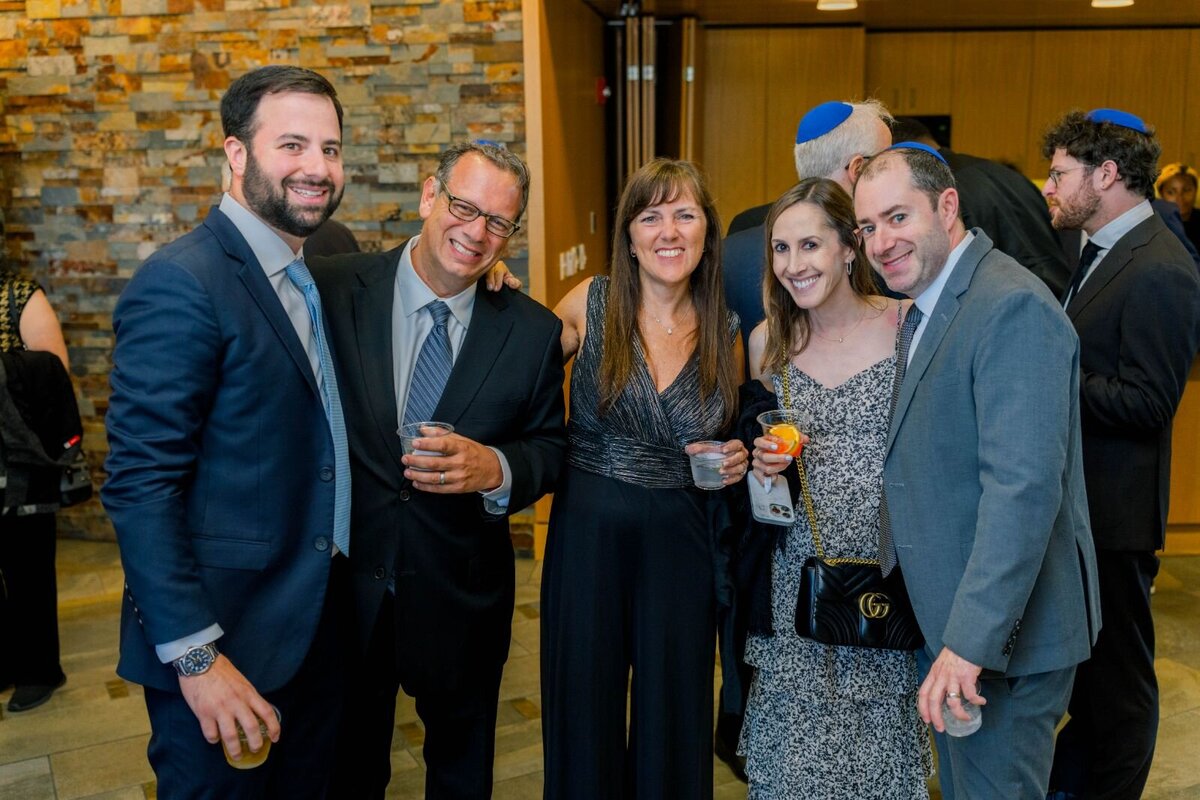 Eliana-Melmed-Photography-Chicago-LosAngeles-Jewish-WeddingPhotography-ShulaNoah-Chuppah-00132