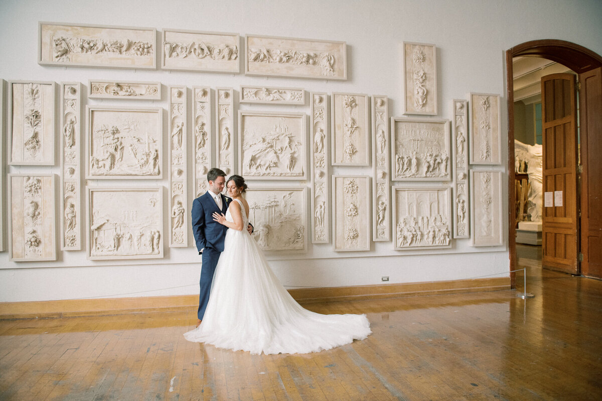 Michelle-Behre-Photography-Philadelphia-Academy-Fine-Art-Hamilton-Building-Wedding-02