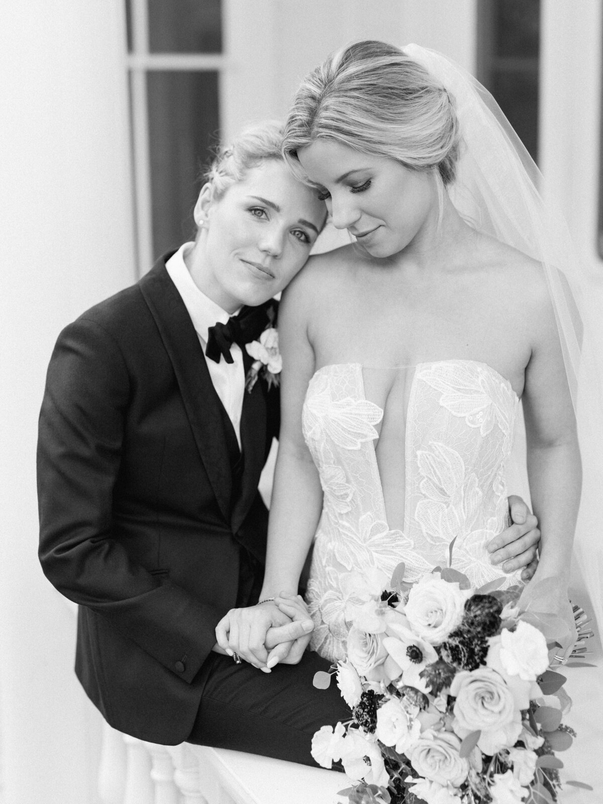 Austin-LGBTQ-Wedding-Photographers-AlexPaige-AllanHouse-featherandtwine42