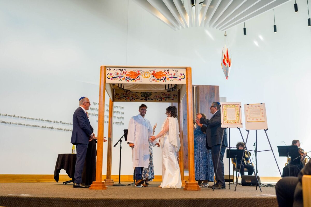 Eliana-Melmed-Photography-Chicago-LosAngeles-Jewish-WeddingPhotography-ShulaNoah-Chuppah-00233