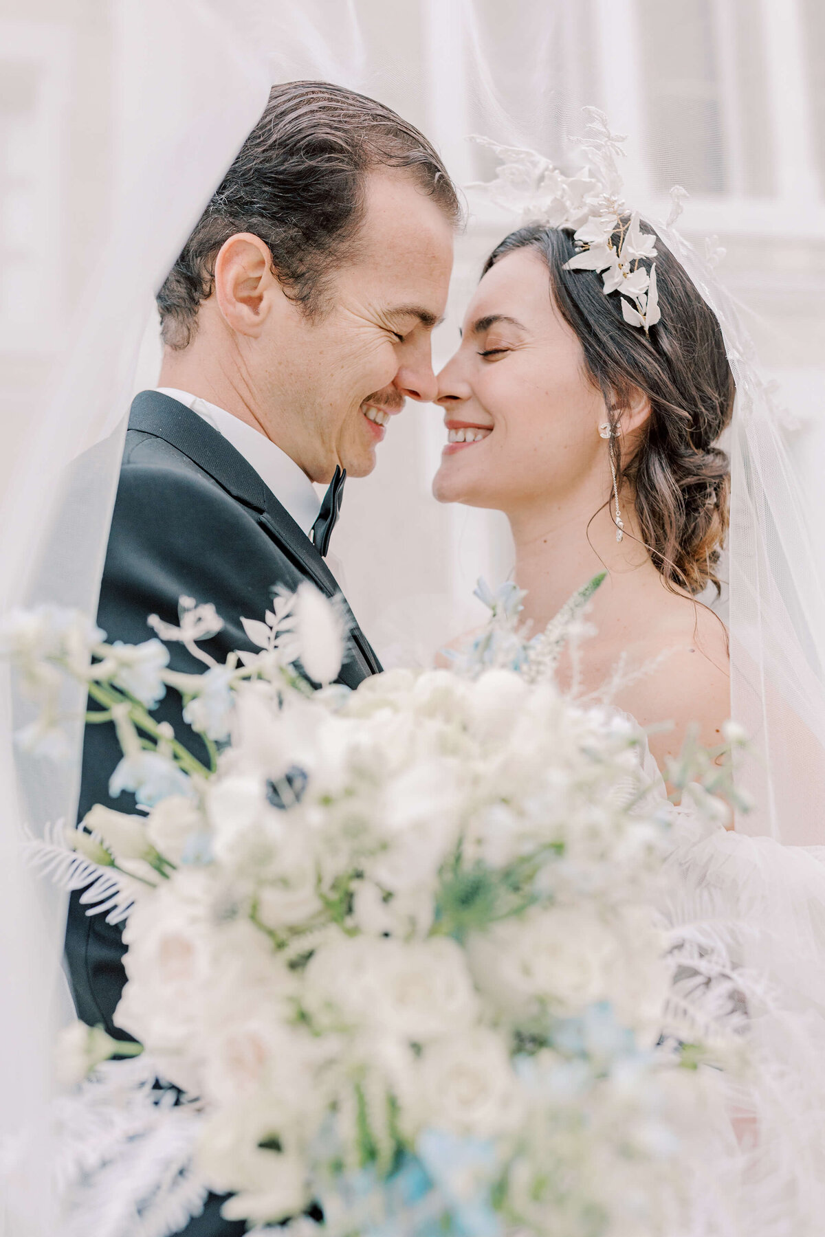 Winter Wedding at Chateau Saint-Joseph - Jeanette Merstrand Photography - Victoria Engelen Flowers_0059
