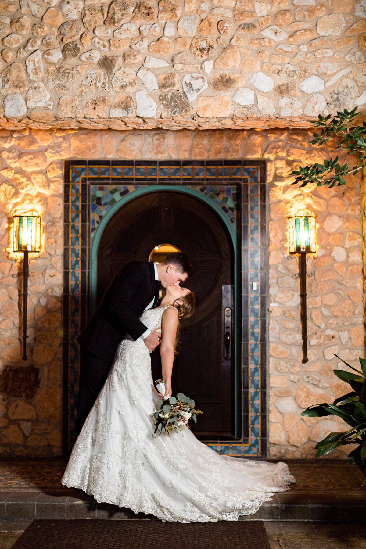 HannahCharisPhotography_Nicci+Jacob_TheVeranda-San-Antonio-Texas-Wedding-Photography-314