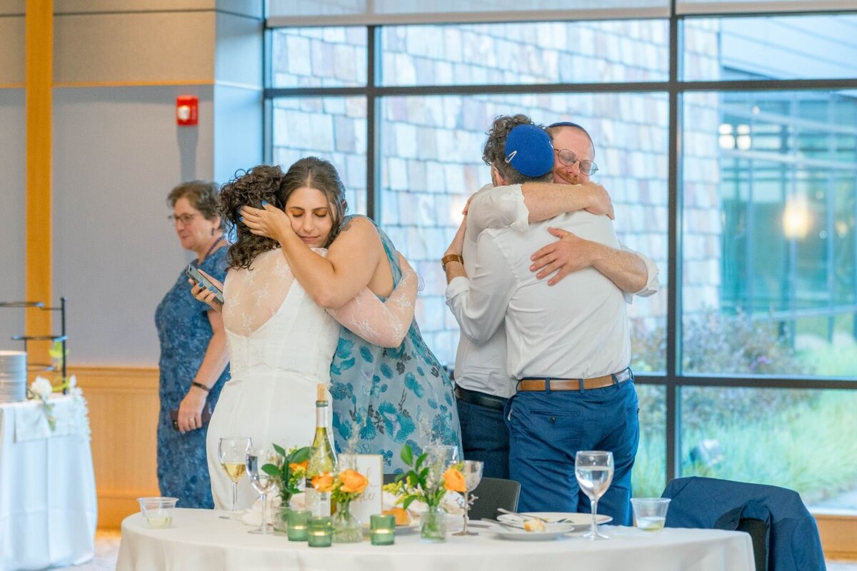 processed_ElianaMelmedPhotography_JewishWeddingPhotographer_ShulaNoah_Dancing-196