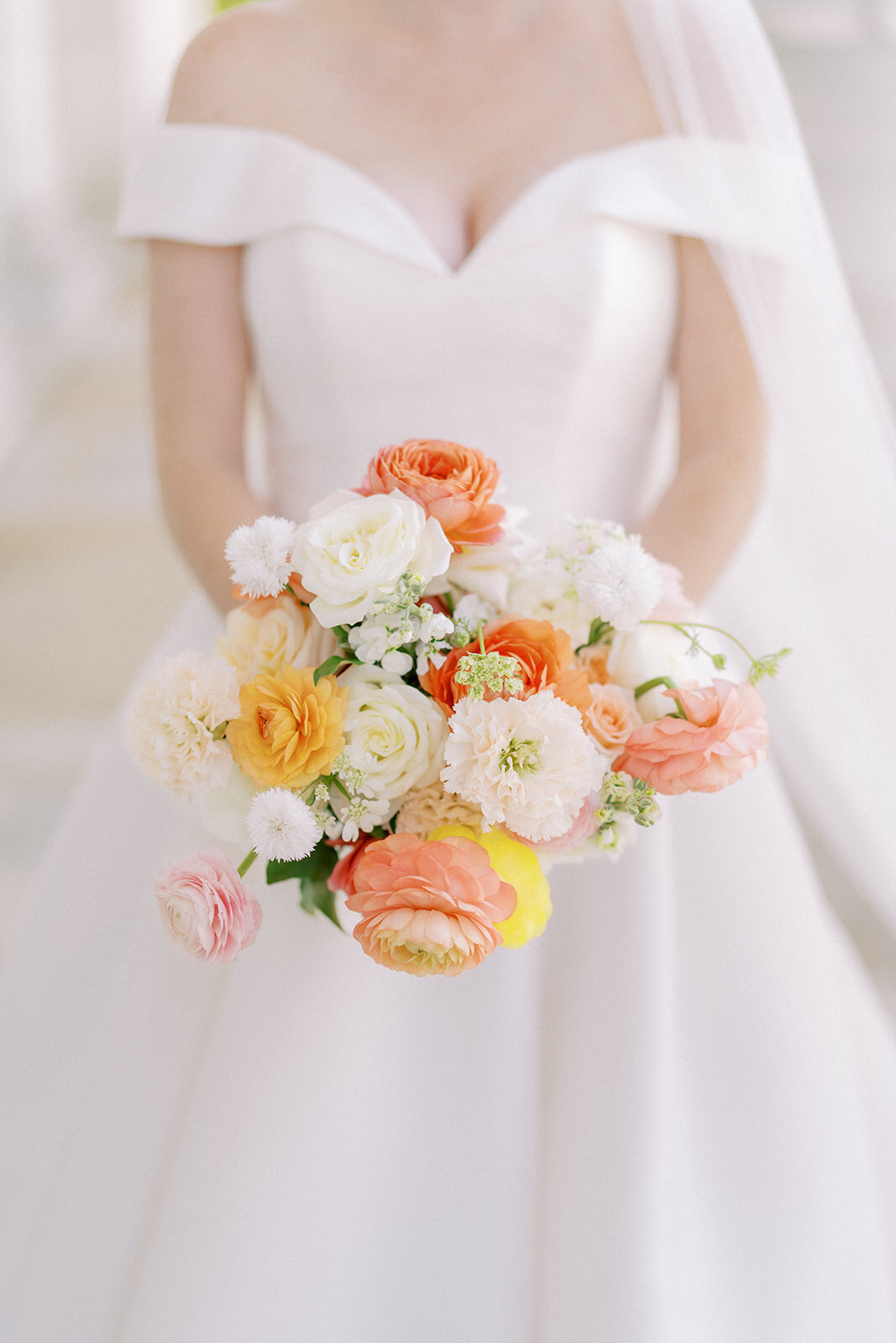 Brielle-Davis-Events-DAR-Constitution-Hall-Spring-Wedding-Colorful-bouquet
