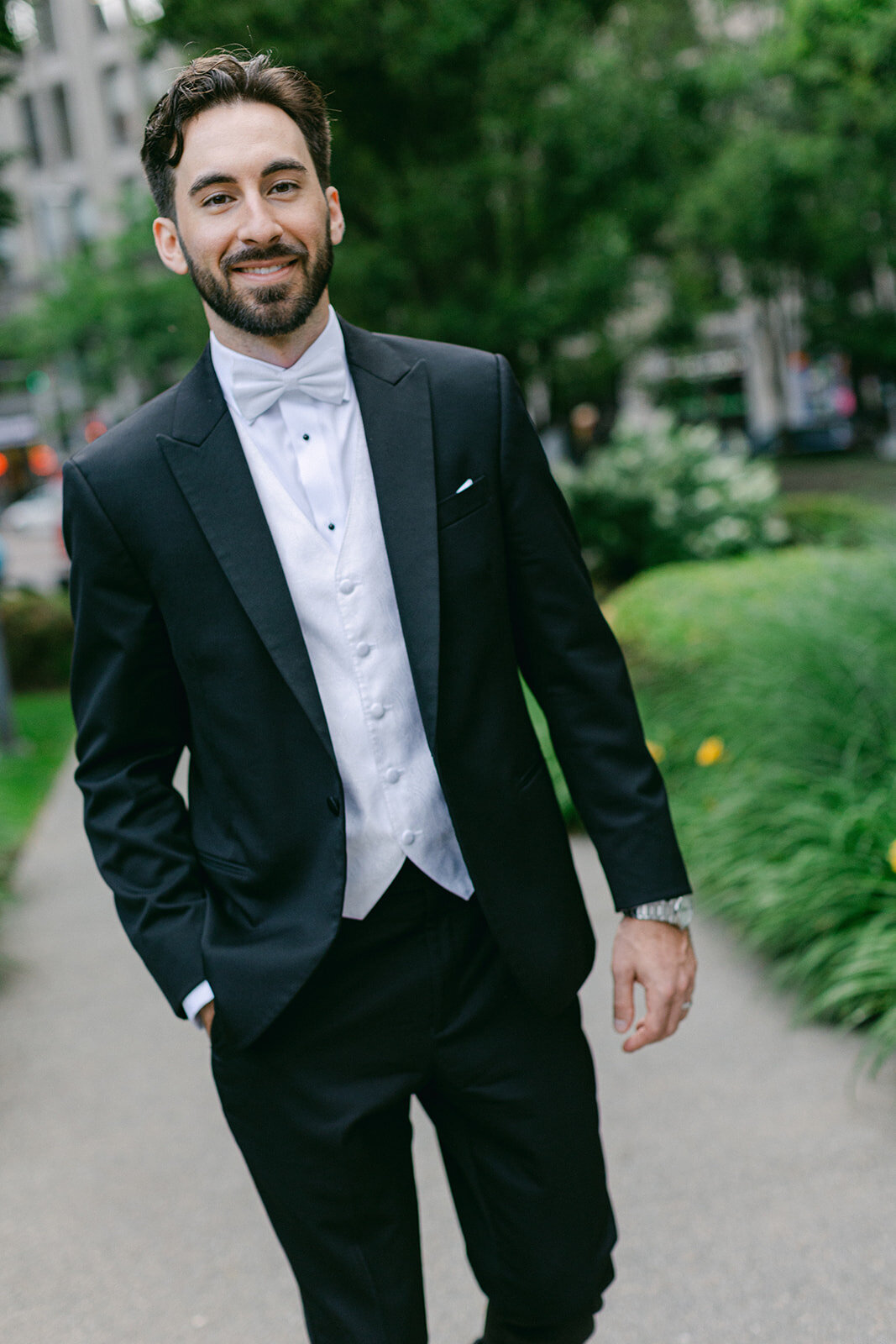 Meg Lee is a luxury Pittsburgh wedding photographer specializing in timeless, editorial, and heartfelt wedding photography for modern couples.