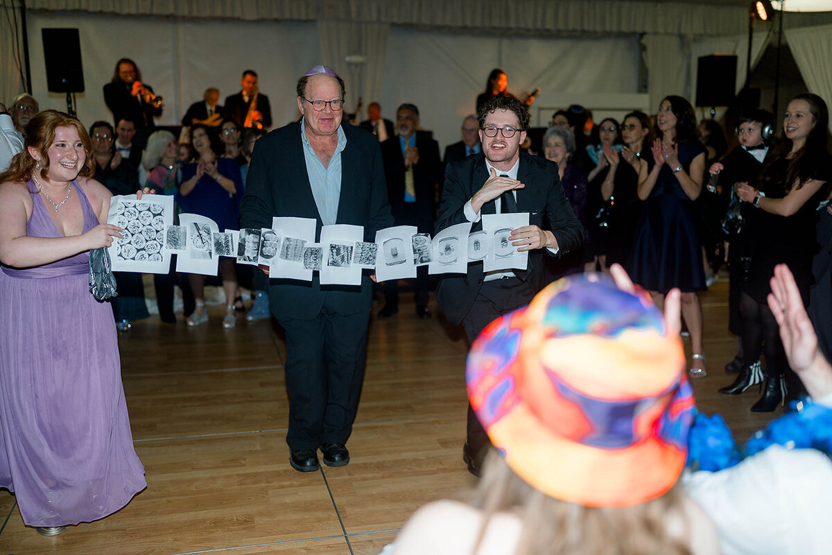 Eliana-Melmed-Photography-Chicago-LosAngeles-Jewish-WeddingPhotography-SimchaDancing-00044