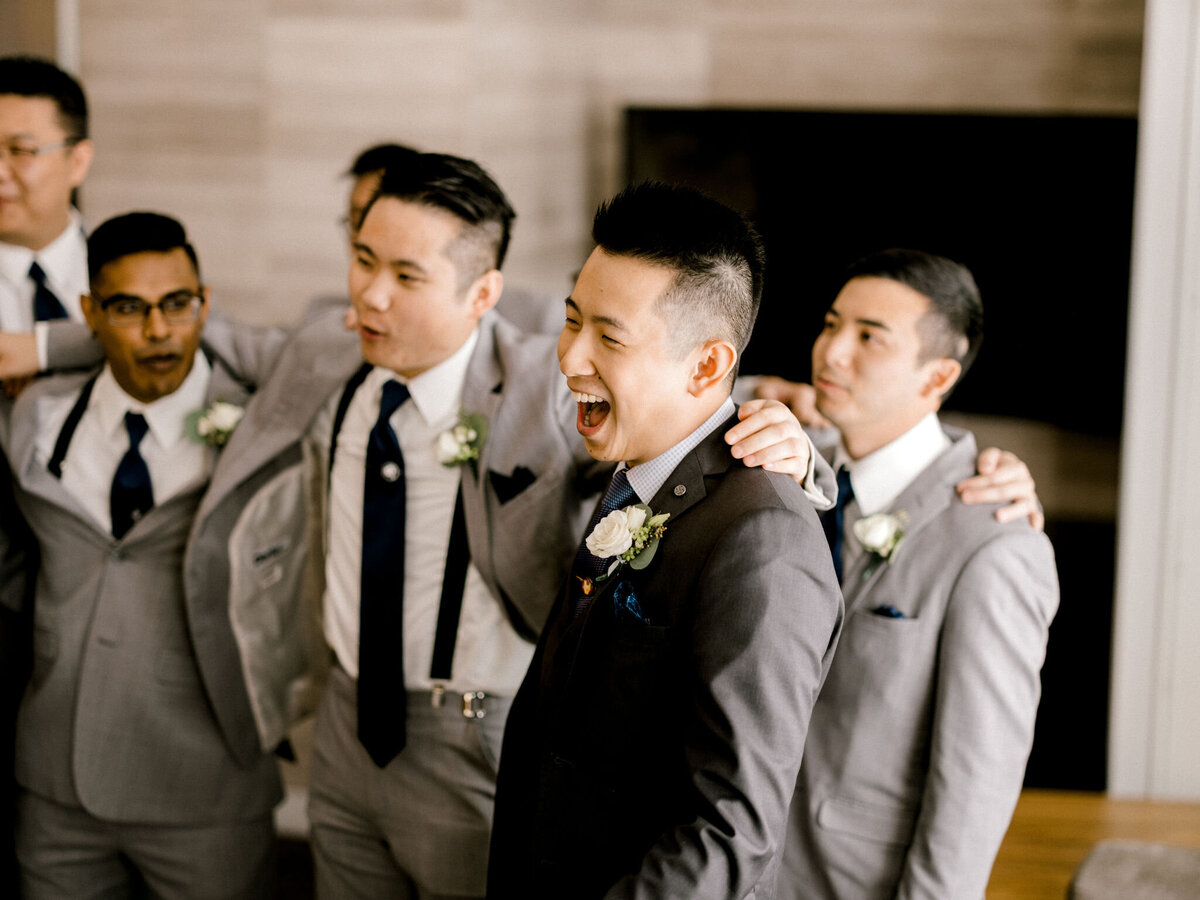 calgary-wedding-groomsmen-reaction