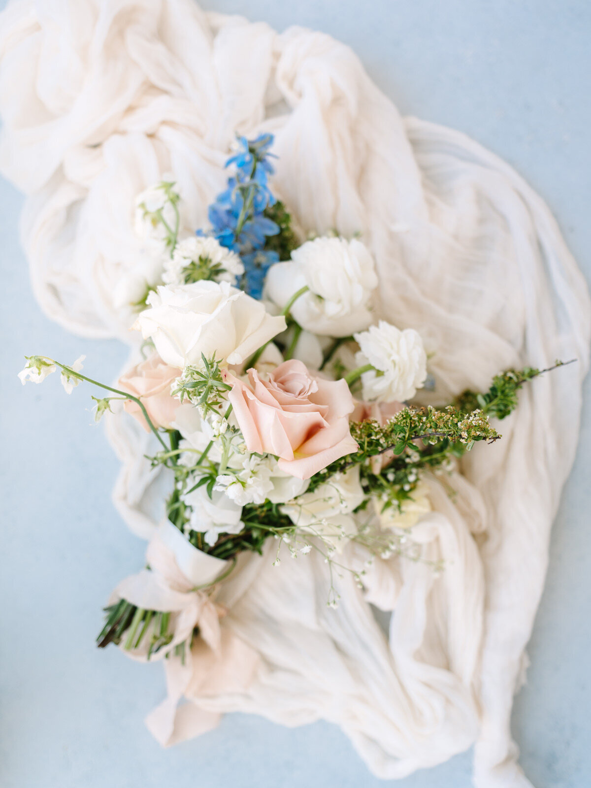 pink-and-blue-wedding-bouquet-kassieanaphotography.com