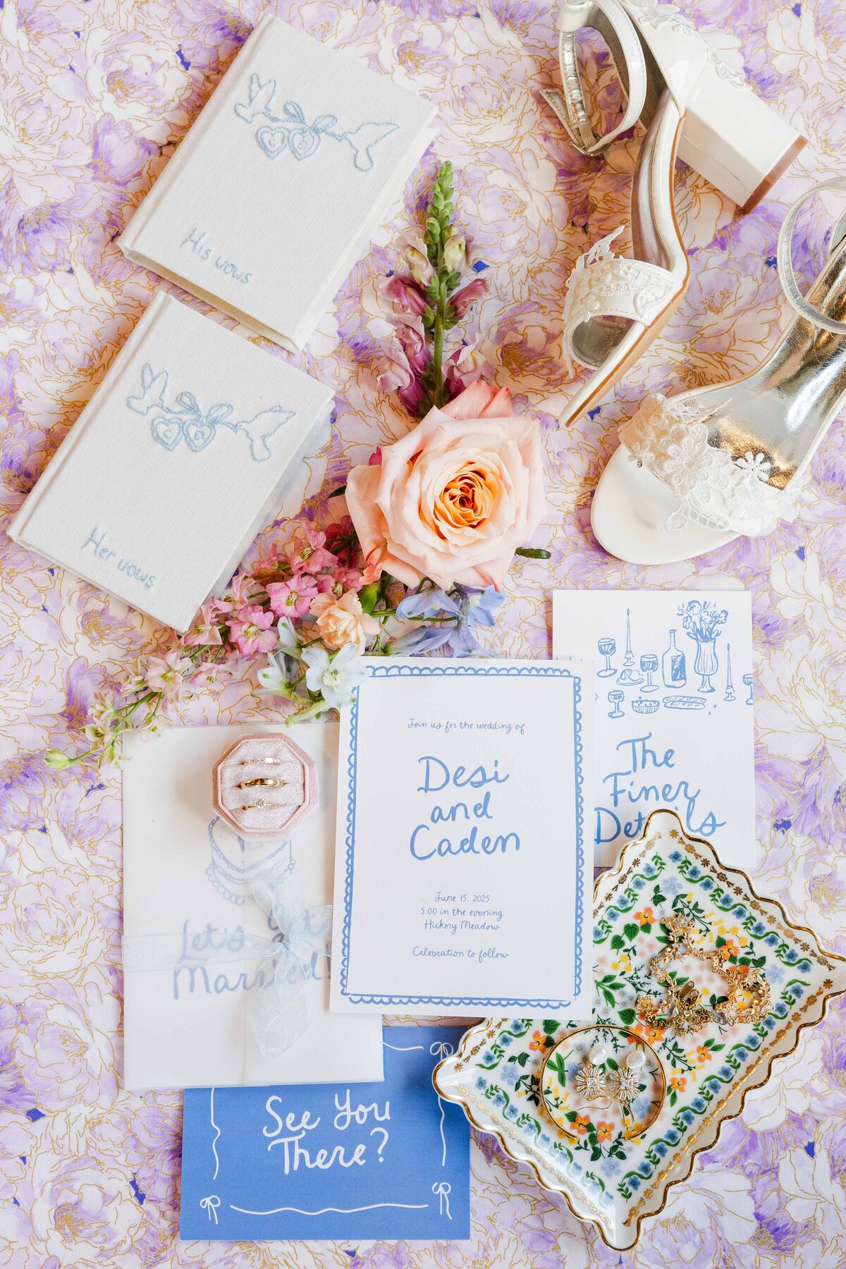 Extravagant display of Bridgerton themed wedding day details