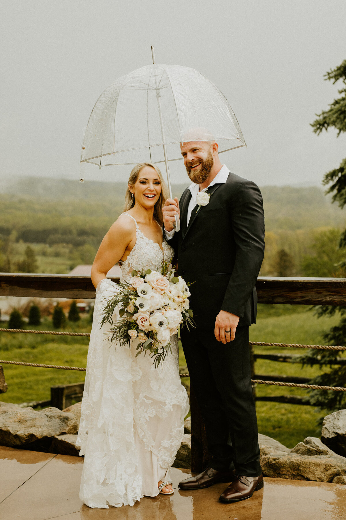 Pittsburgh rainy wedding