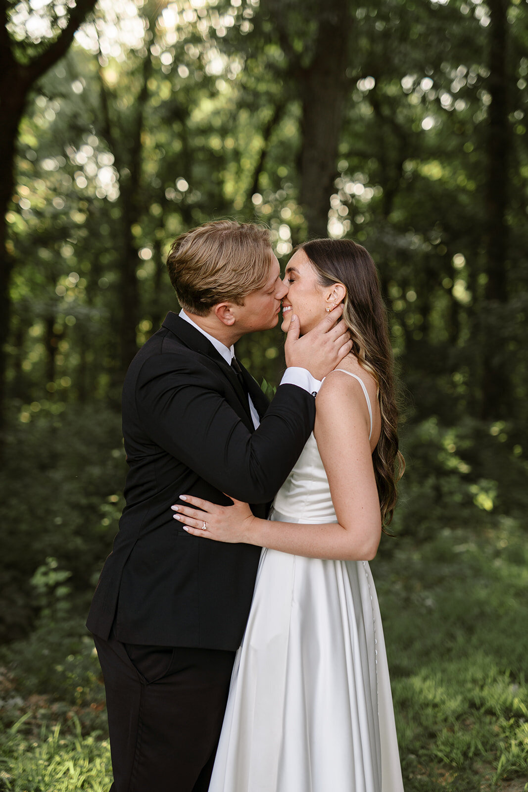 Rebecca and Dan _ The Ridge Wedding Venue _ Kansas City Wedding Photography _ Nick and Lexie Photo + Film-1167