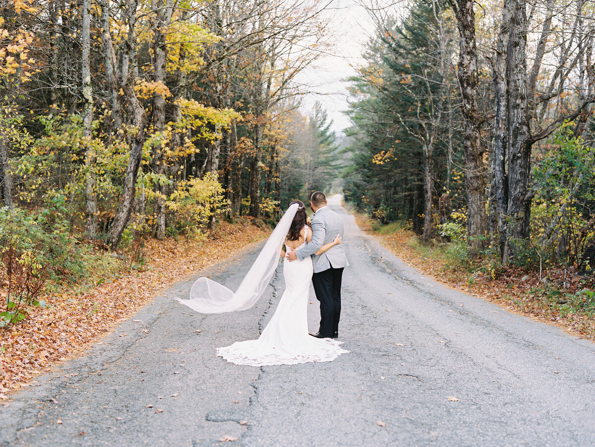 Fall wedding at The Horse and Hound Inn, Franconia, New Hampshire