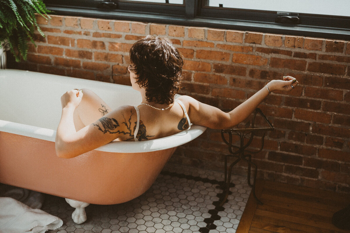 boudoir-photographer-queer-trans-chicago-publishing-house-7