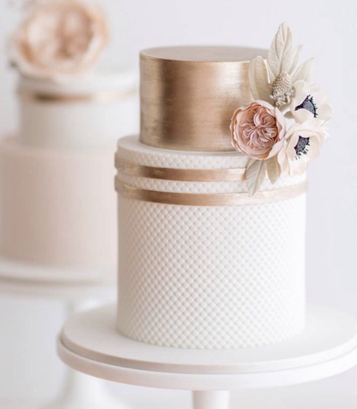 rose-gold-wedding-cake-joli-events-home