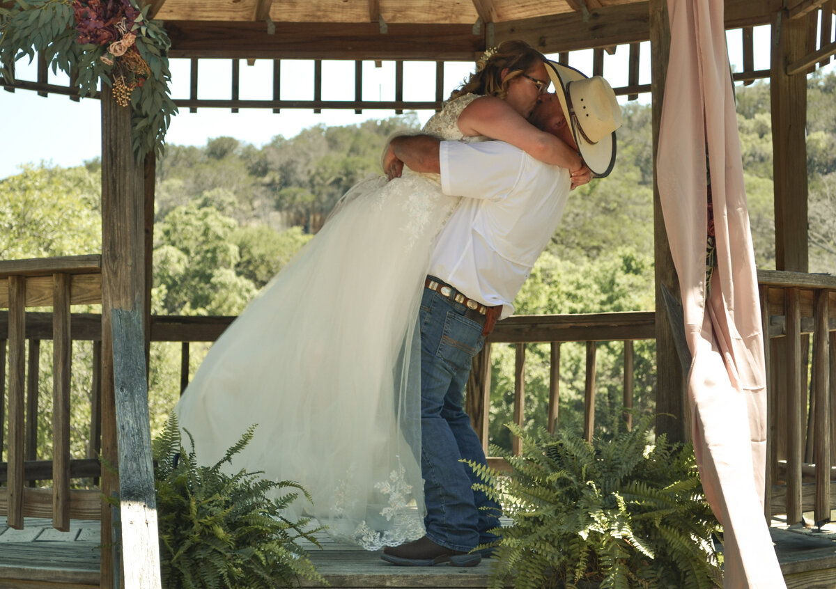 outdoor texas wedding