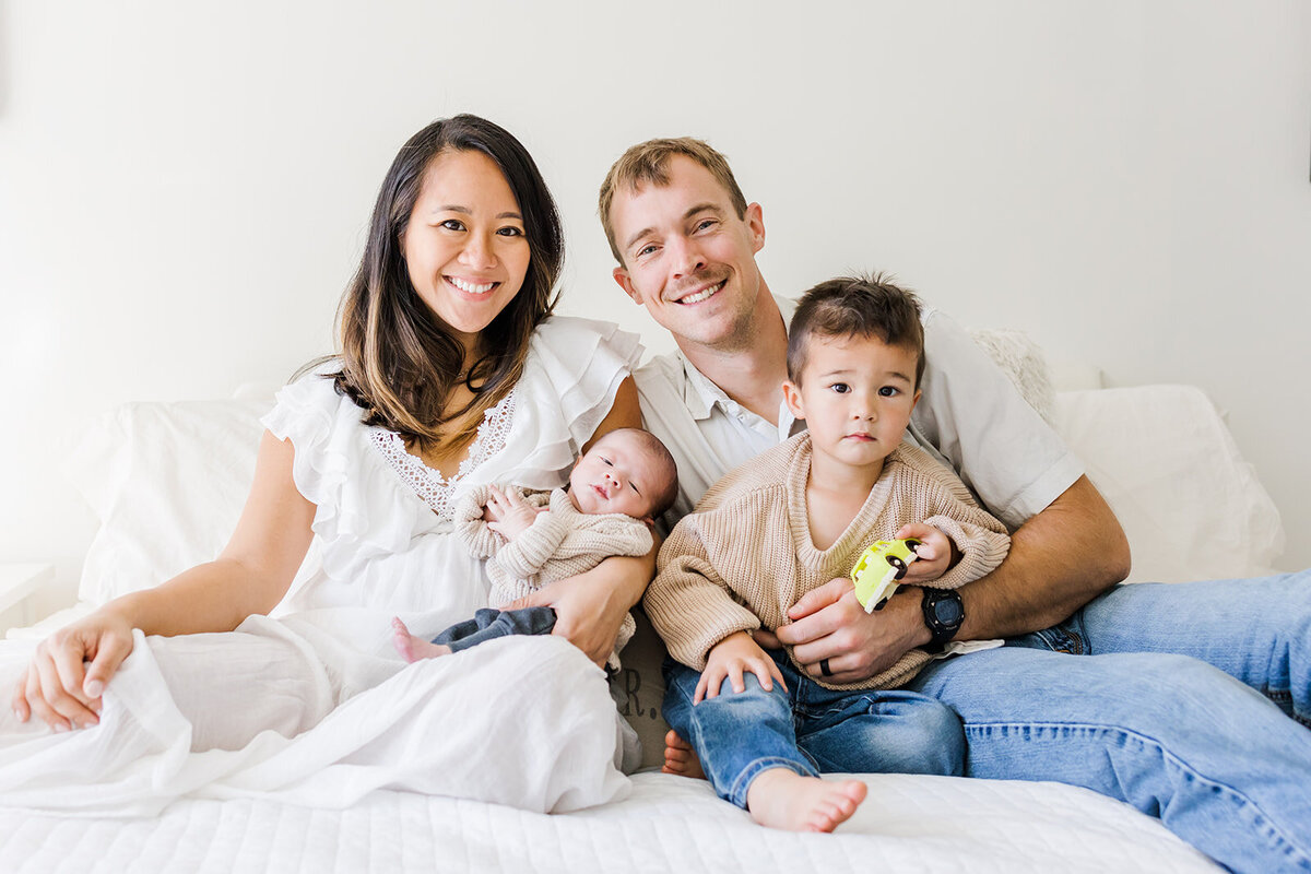 FriskopFamily_Newborn-8