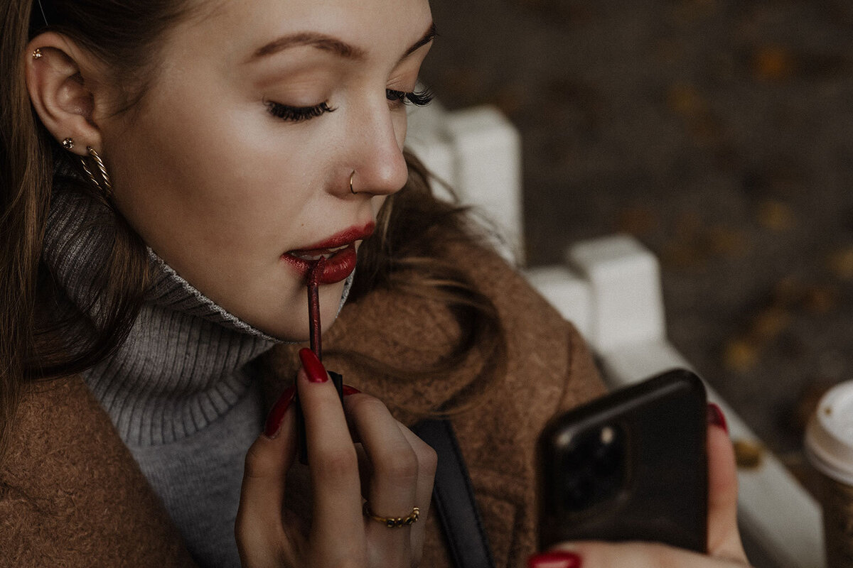 kaboompics_city-chic-in-autumn-casual-fall-outfit-fashion-trends-33474