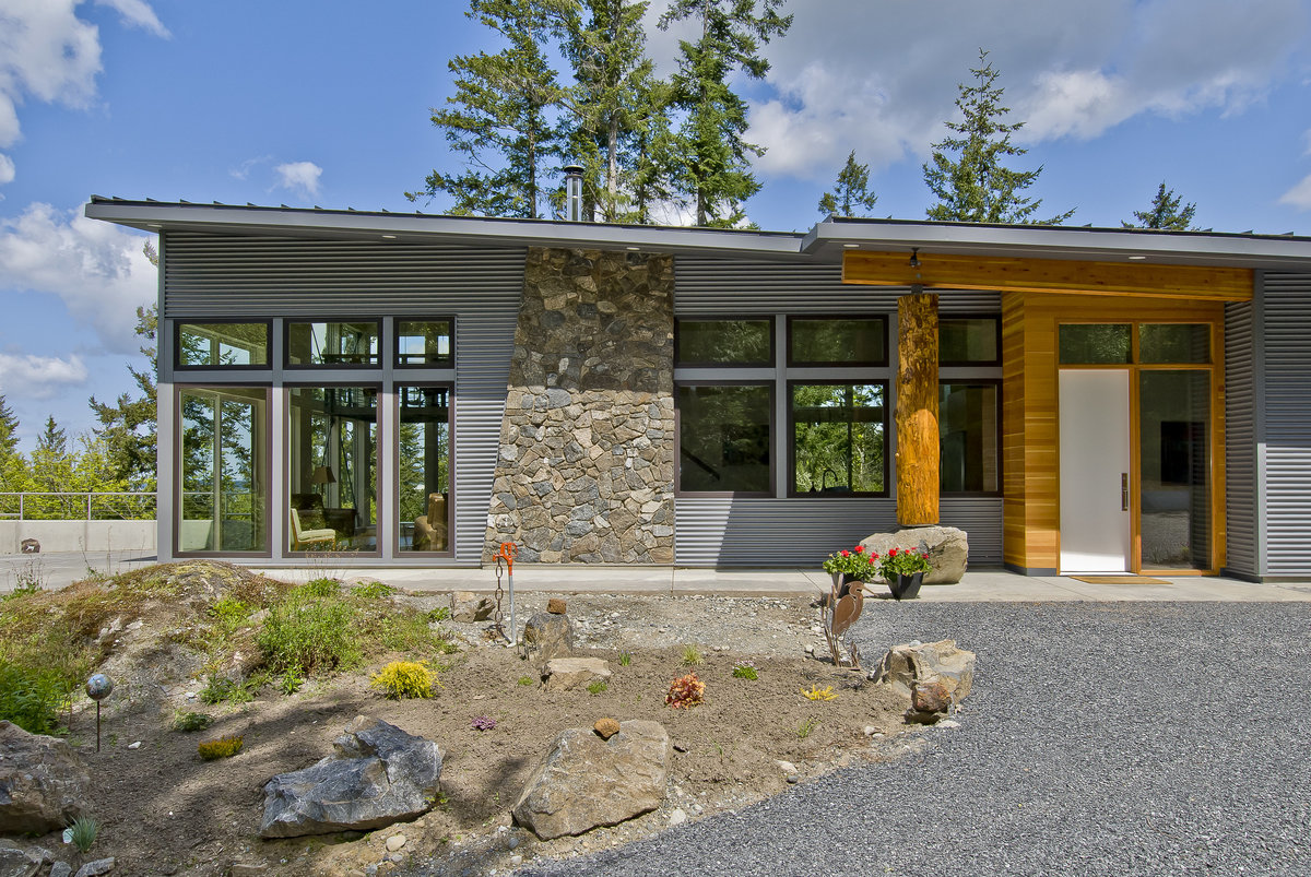 Exterior image of home on the water in Washington state