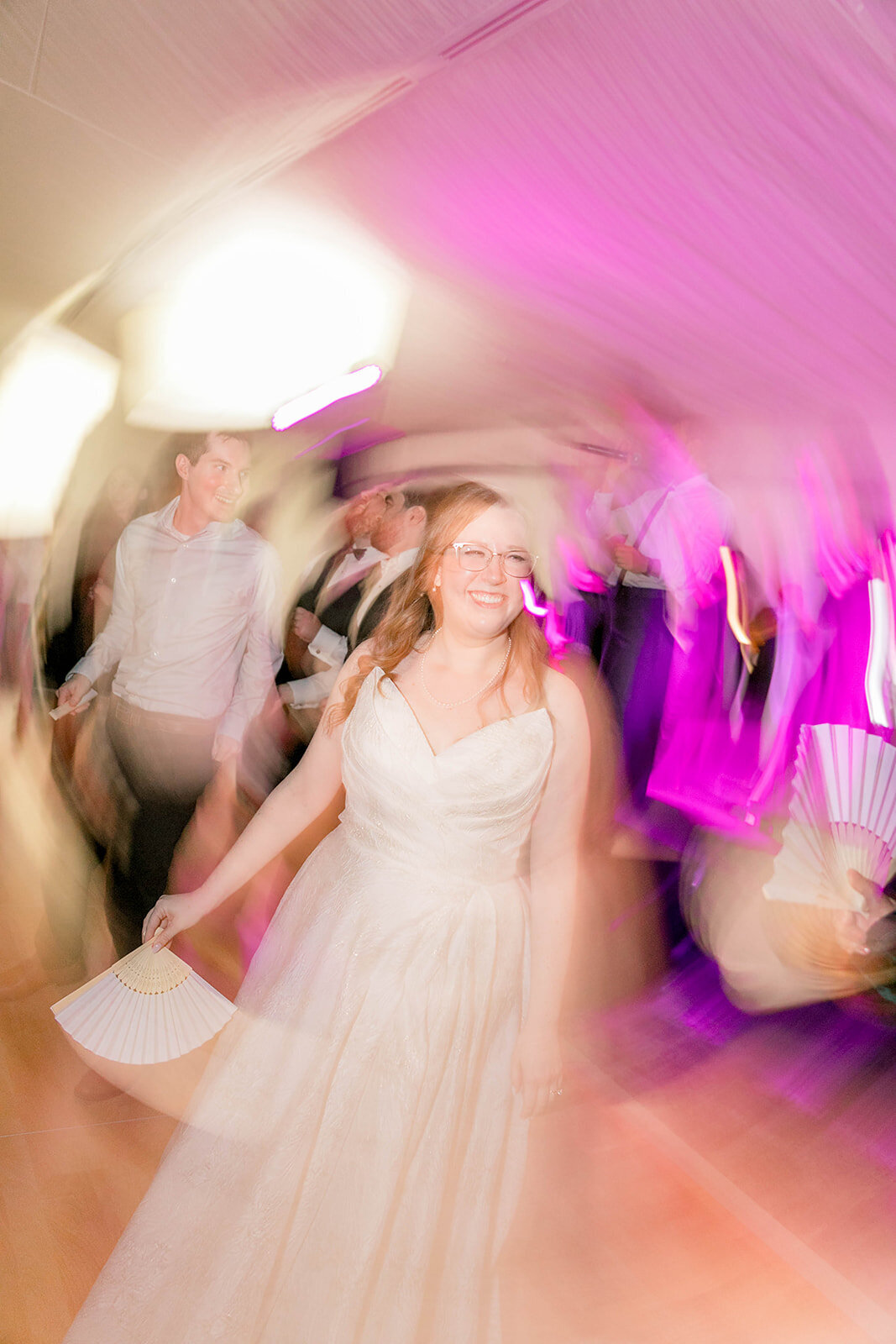 Eliana-Melmed-Photography-Chicago-LosAngeles-Jewish-WeddingPhotography-Dancefloor-00087