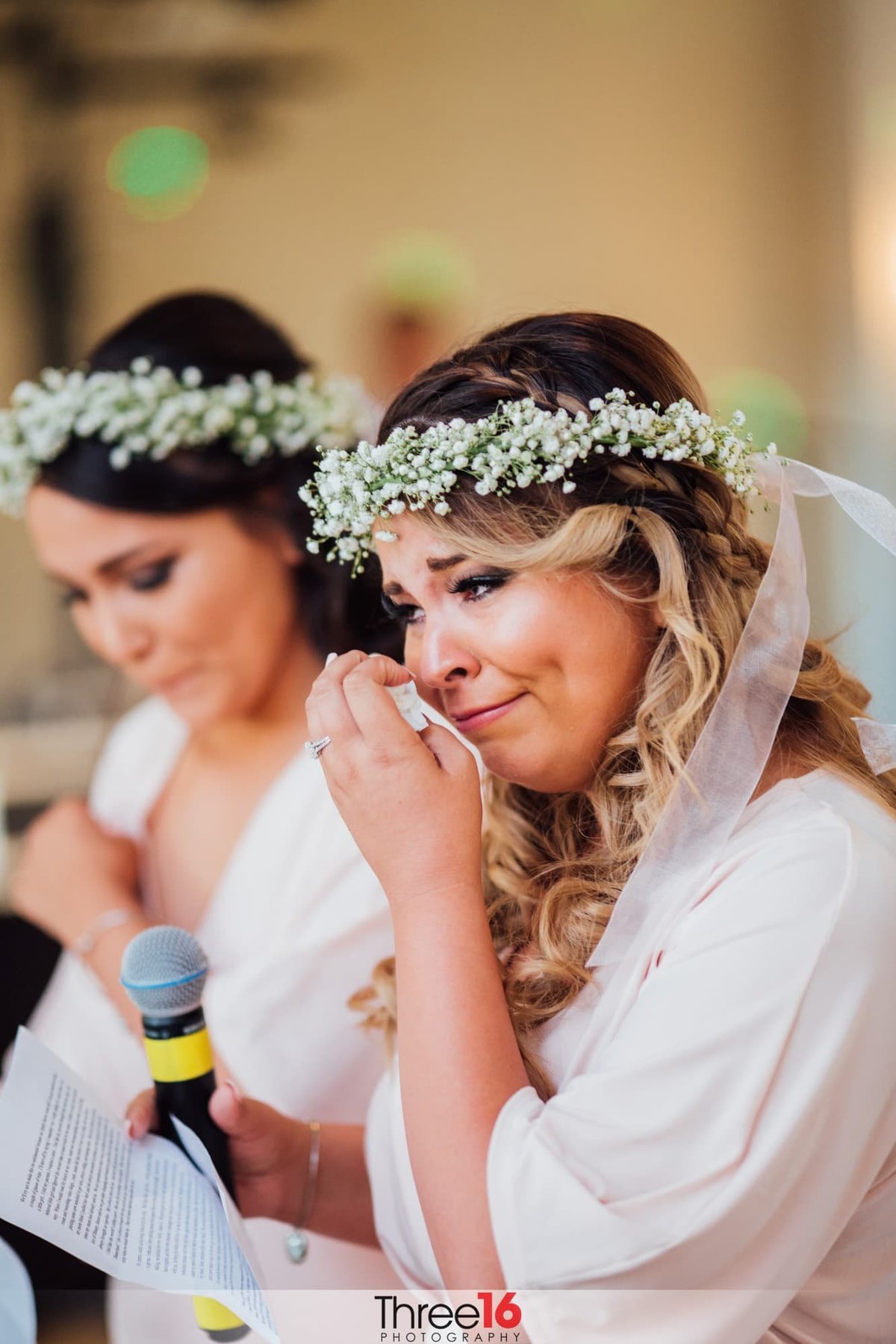 Maid of Honor sheds a tear while delivering her toast