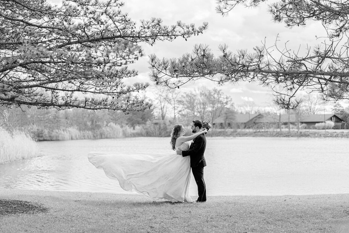 Eliana-Melmed-Photography-Chicago-LosAngeles-Jewish-WeddingPhotography-CouplePortrait-00030