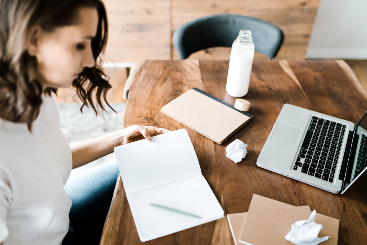 haute-stock-photography-laptop-and-chill-final-21
