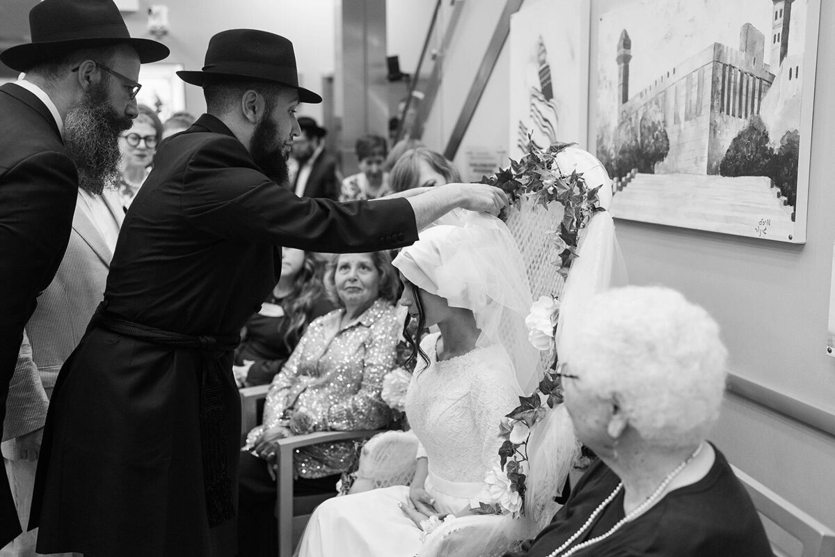 Eliana-Melmed-Photography-Chicago-LosAngeles-Jewish-WeddingPhotographer-CarmiKalman-Bedeken-00088