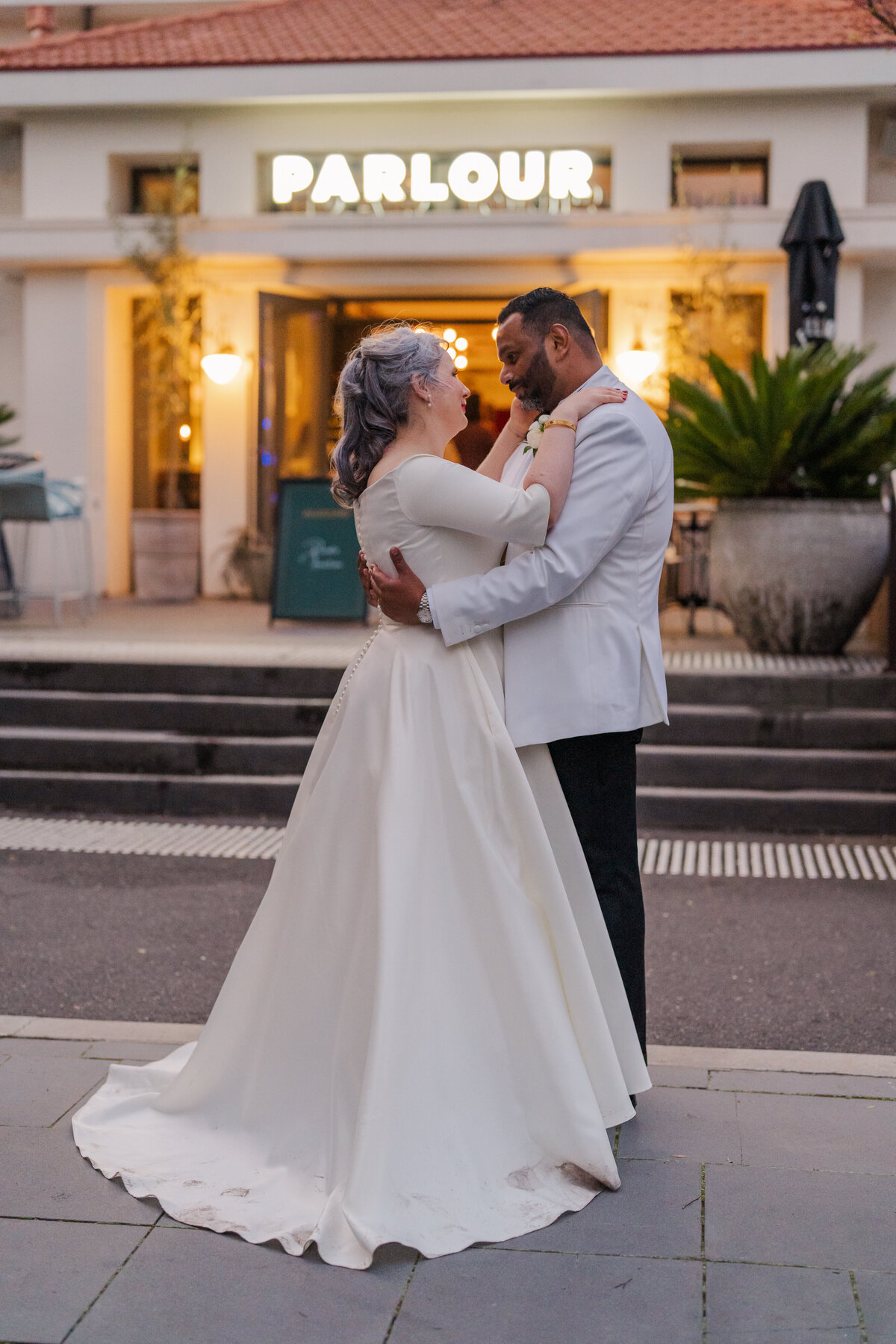 Bride and groom photos in Canberra