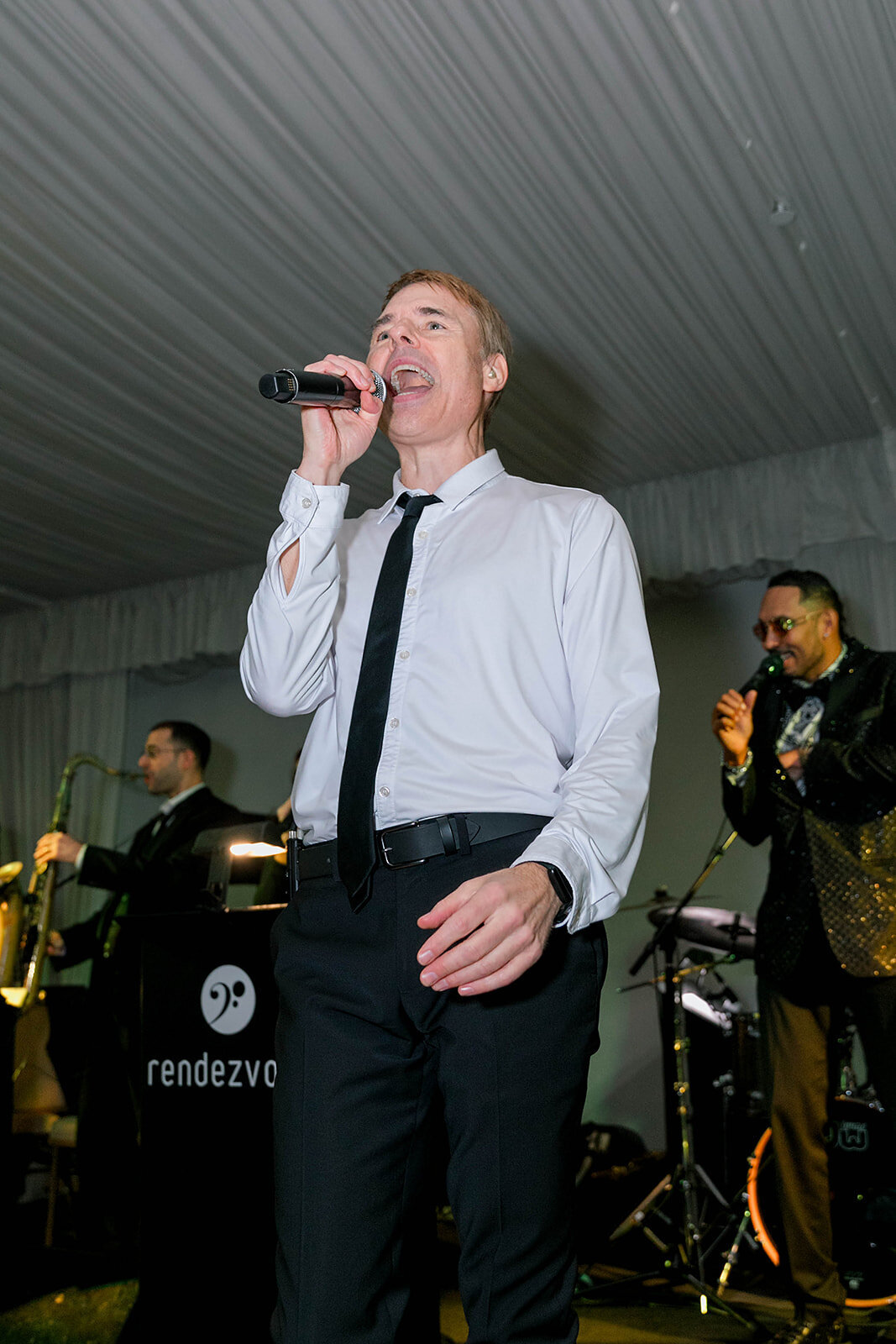 Eliana-Melmed-Photography-Chicago-LosAngeles-Jewish-WeddingPhotography-Dancefloor-00165