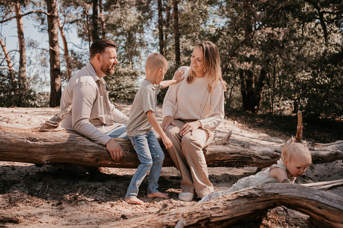Gezinsfotografie in de Duinen  Leukfotografie – Spontane Familie Fotoshoots2