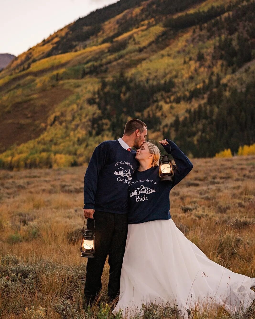 Celebrate your love with an intimate winter wedding in Colorado, surrounded by the snow-covered mountains, and let Sam Immer Photography capture the warmth and joy of the occasion.