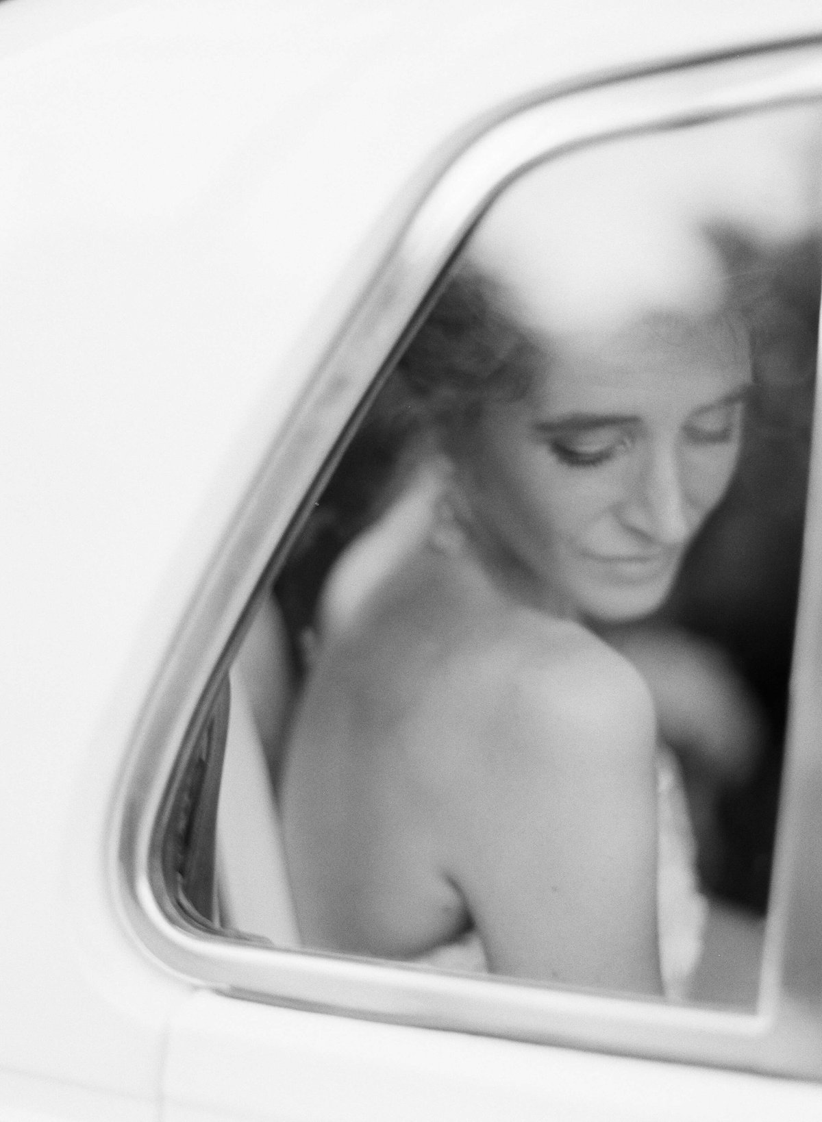 18-KTMerry-weddings-bride-vintage-car 18-KTMerry-weddings-bride-vintage-car