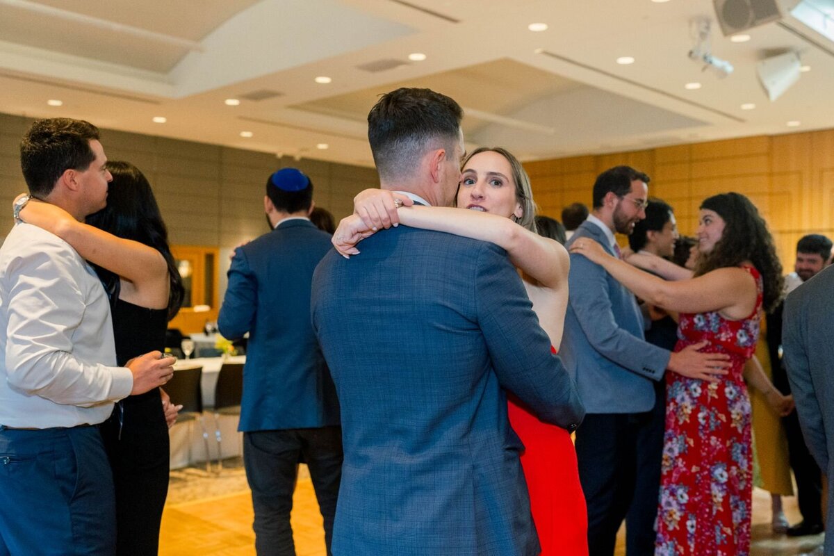 processed_ElianaMelmedPhotography_JewishWeddingPhotographer_ShulaNoah_Dancing-244