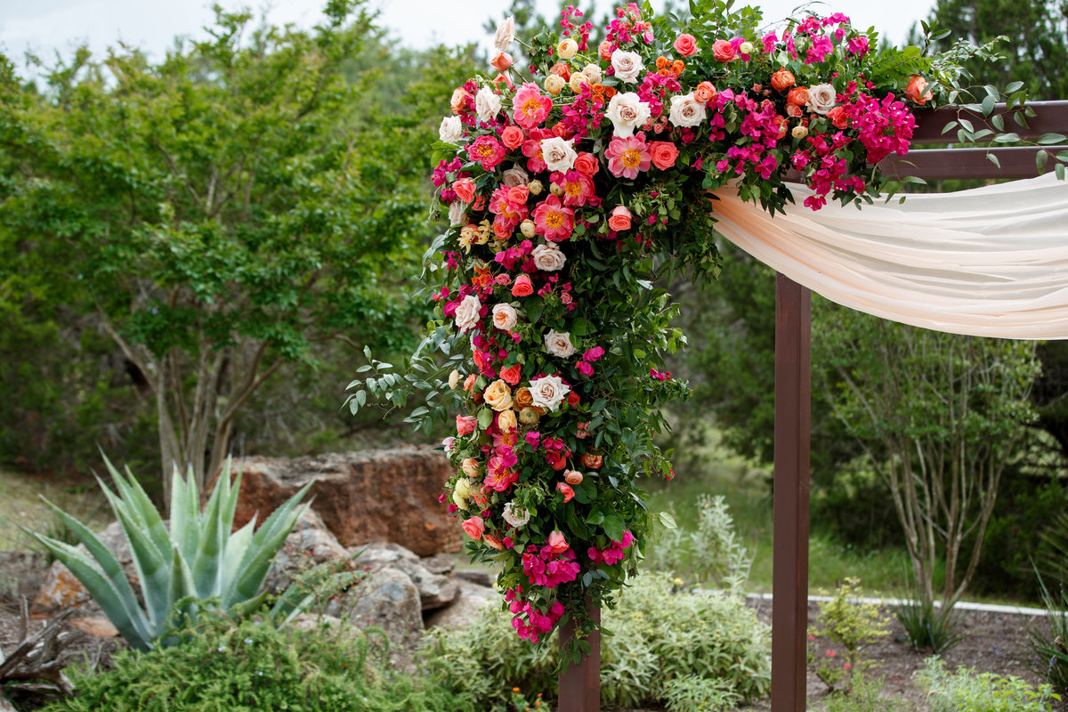 terrace club wedding photographer alter floral arrangement 2600 US-290, Dripping Springs, TX 78620