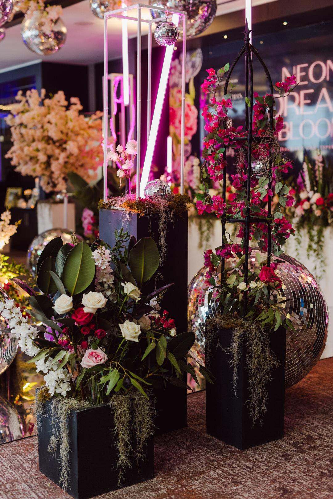 Neon Dream in Bloom Photo Experience at The 2023 WedLuxe Show Toronto photos by Purple Tree Photography20