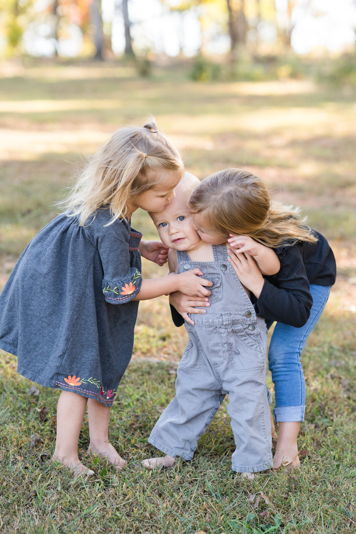 casual-outdoor-family-portrait-greenville-sc