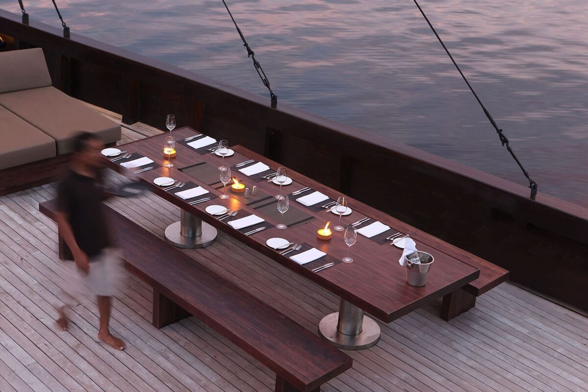Alila Purnama Luxury Yacht Charter Komodo Dining 2