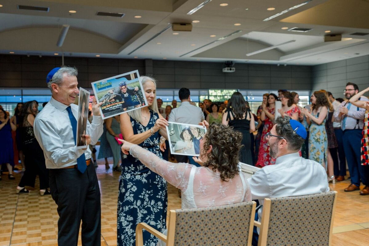 Eliana-Melmed-Photography-Chicago-LosAngeles-Jewish-WeddingPhotography-ShulaNoah-Shtick-00125