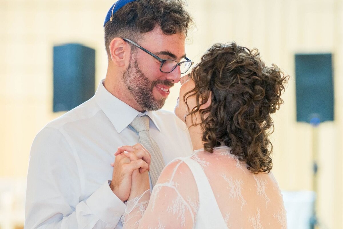 processed_ElianaMelmedPhotography_JewishWeddingPhotographer_ShulaNoah_Dancing-230