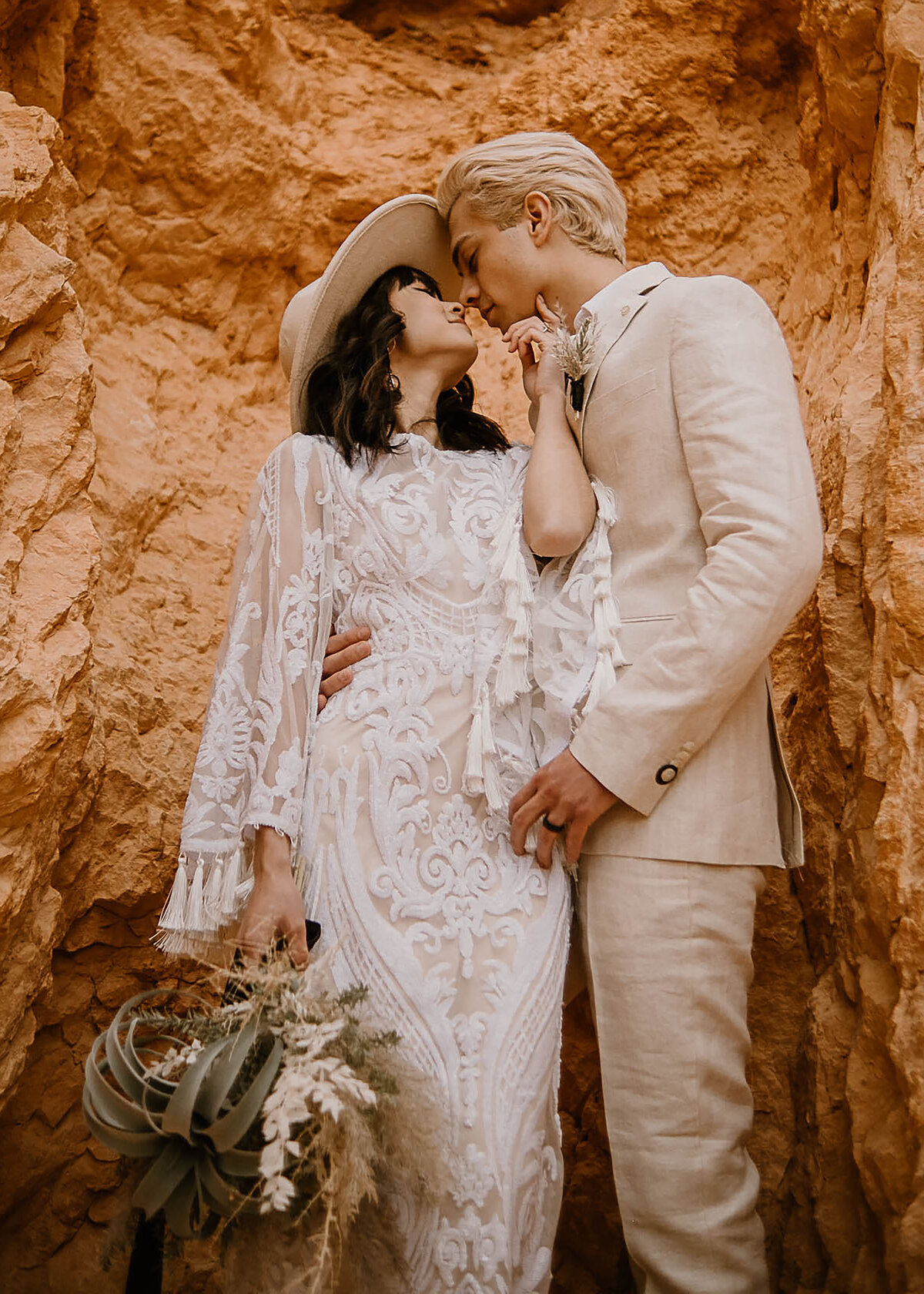 Bryce-Canyon-Hiking-Elopement