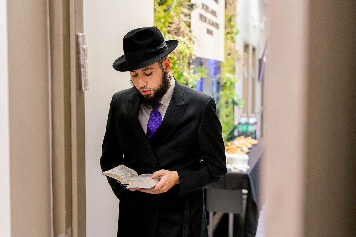 Eliana-Melmed-Photography-Chicago-LosAngeles-Jewish-WeddingPhotographer-CarmiKalman-Tisch-00043